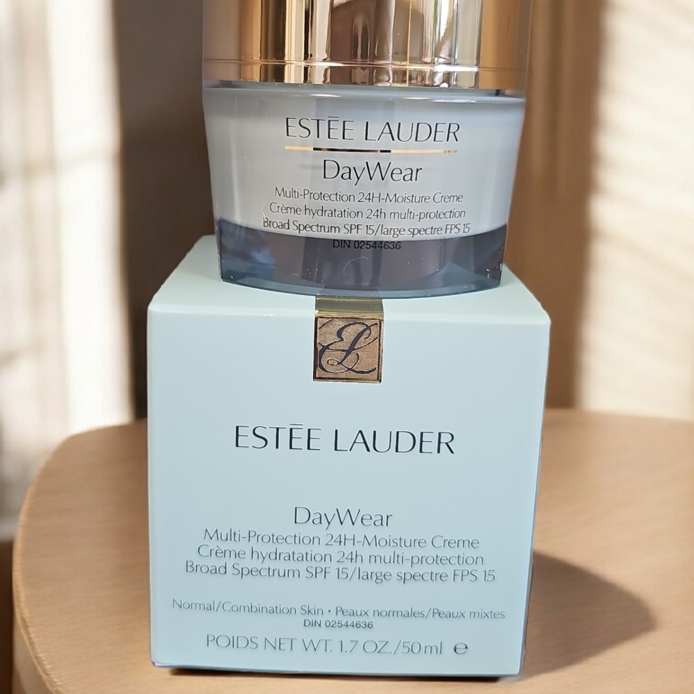 Estee Lauder DayWear Moisture Creme in Silver and Cream
